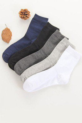 男士纯棉中筒袜秋冬搭配指南 实用与时尚并重